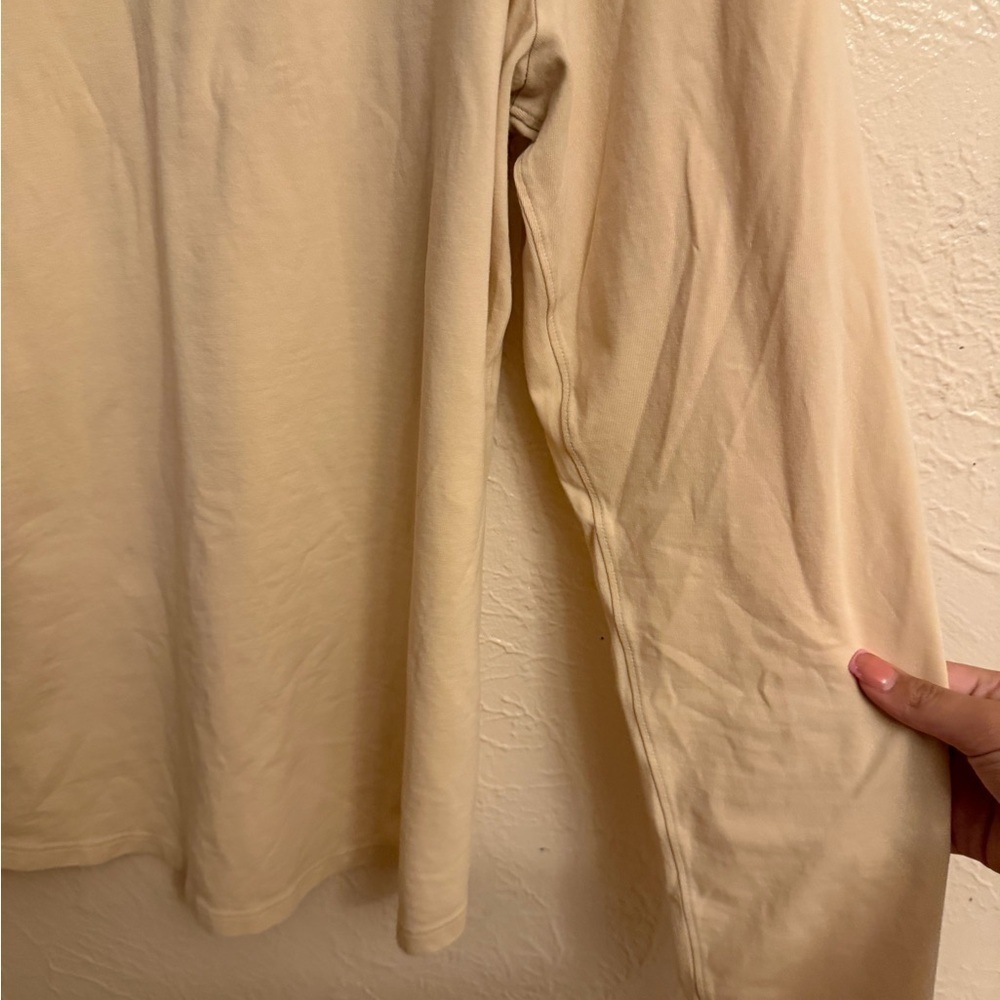Lululemon Long Sleeve Women's Top - Picture 7 of 7